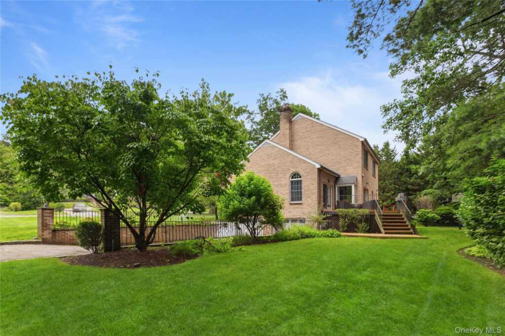 191 Beechmont Drive, New Rochelle, NY 10804 - Photo 48 of 49