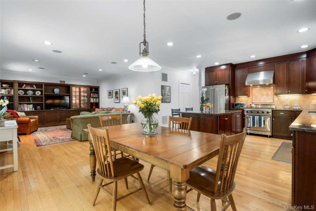 525 Carroll Avenue, Rye, NY 10543 - Photo 12 of 41