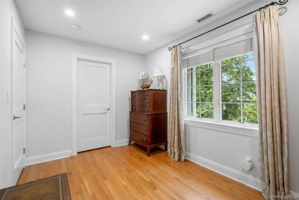 525 Carroll Avenue, Rye, NY 10543 - Photo 26 of 41