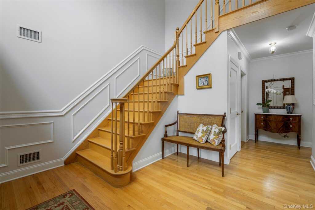 525 Carroll Avenue, Rye, NY 10543 - Photo 3 of 41
