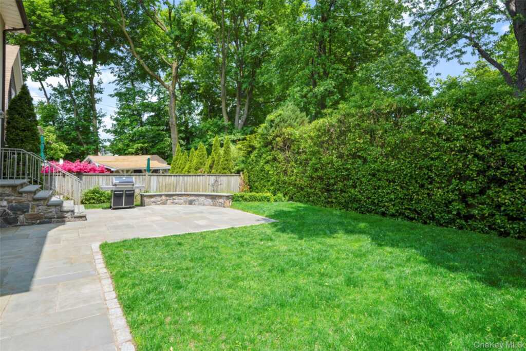 525 Carroll Avenue, Rye, NY 10543 - Photo 35 of 41