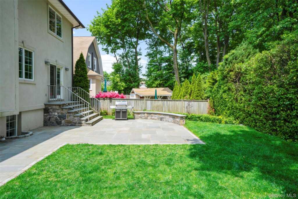 525 Carroll Avenue, Rye, NY 10543 - Photo 36 of 41