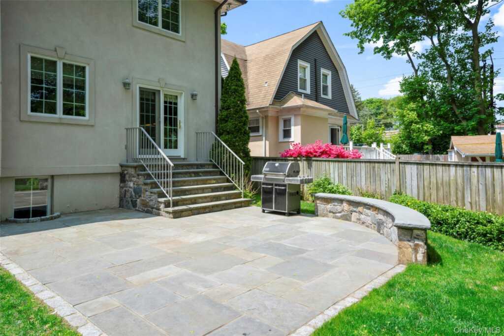 525 Carroll Avenue, Rye, NY 10543 - Photo 37 of 41