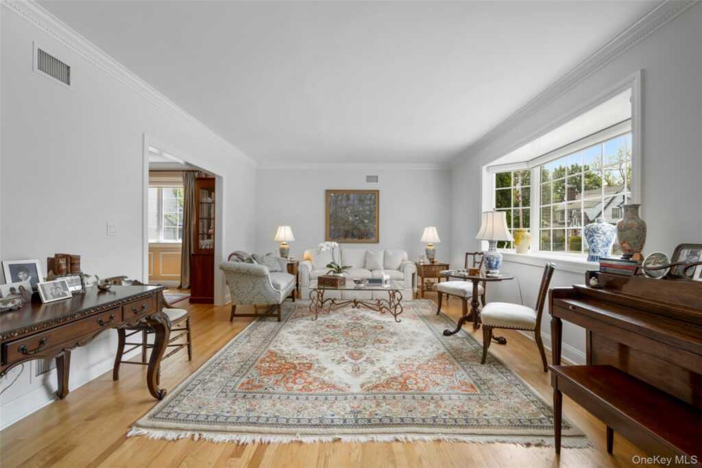 525 Carroll Avenue, Rye, NY 10543 - Photo 4 of 41