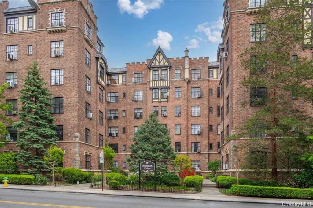 2 Westchester Avenue, White Plains, NY 10601