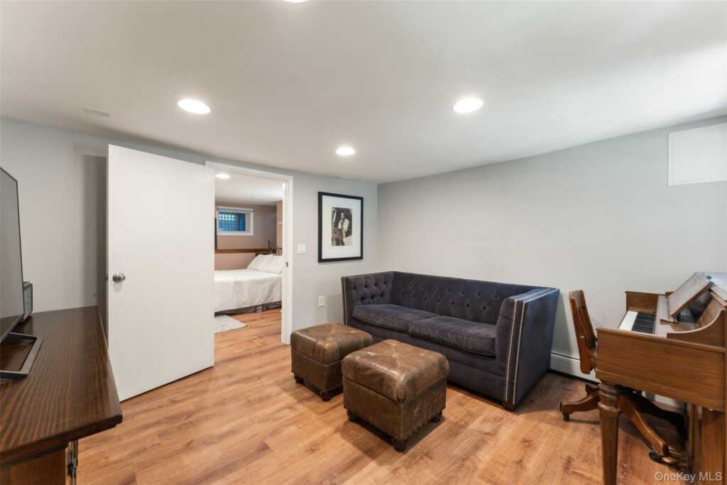 221 Piermont Avenue, Nyack, NY 10960 - Photo 23 of 39