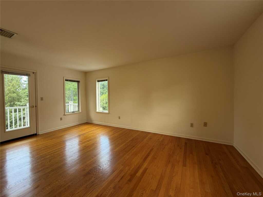 6 Cornell Place, Rye, NY 10580 - Photo 12 of 17