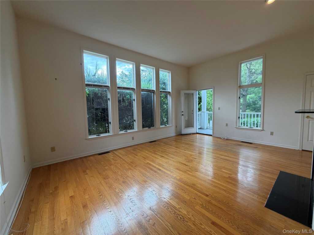 6 Cornell Place, Rye, NY 10580 - Photo 2 of 17