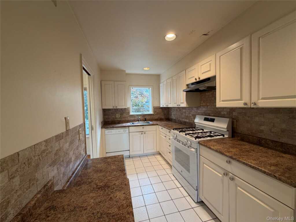6 Cornell Place, Rye, NY 10580 - Photo 5 of 17