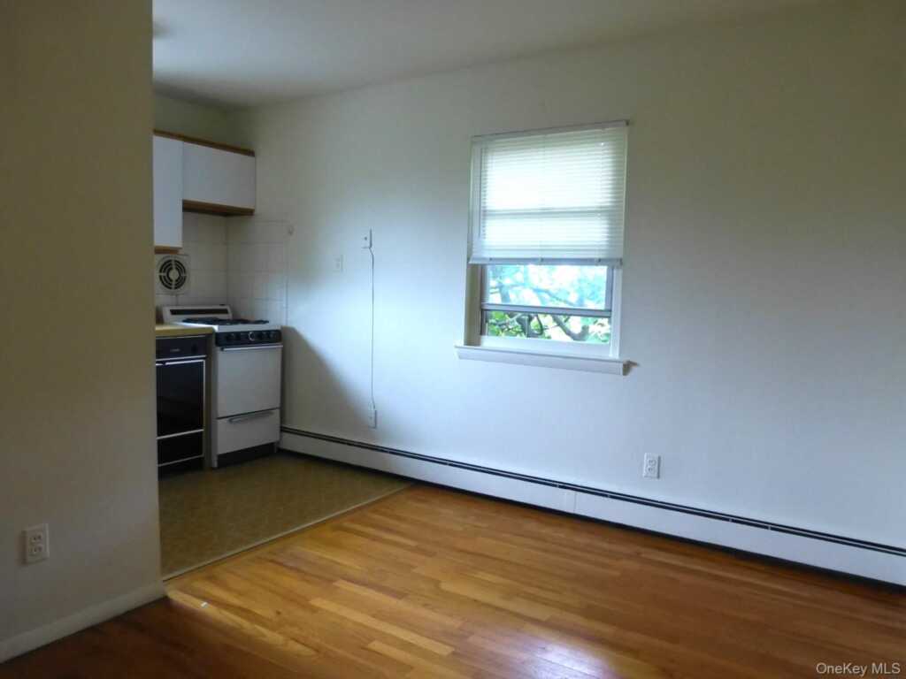 6 Duryea Place, Unit #4C, Nyack, NY 10960 - Photo 4 of 8