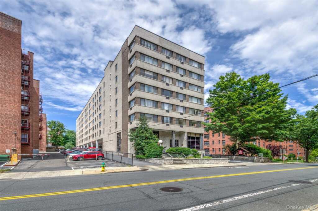 7 Lake Street, Unit #8-L, White Plains, NY 10603