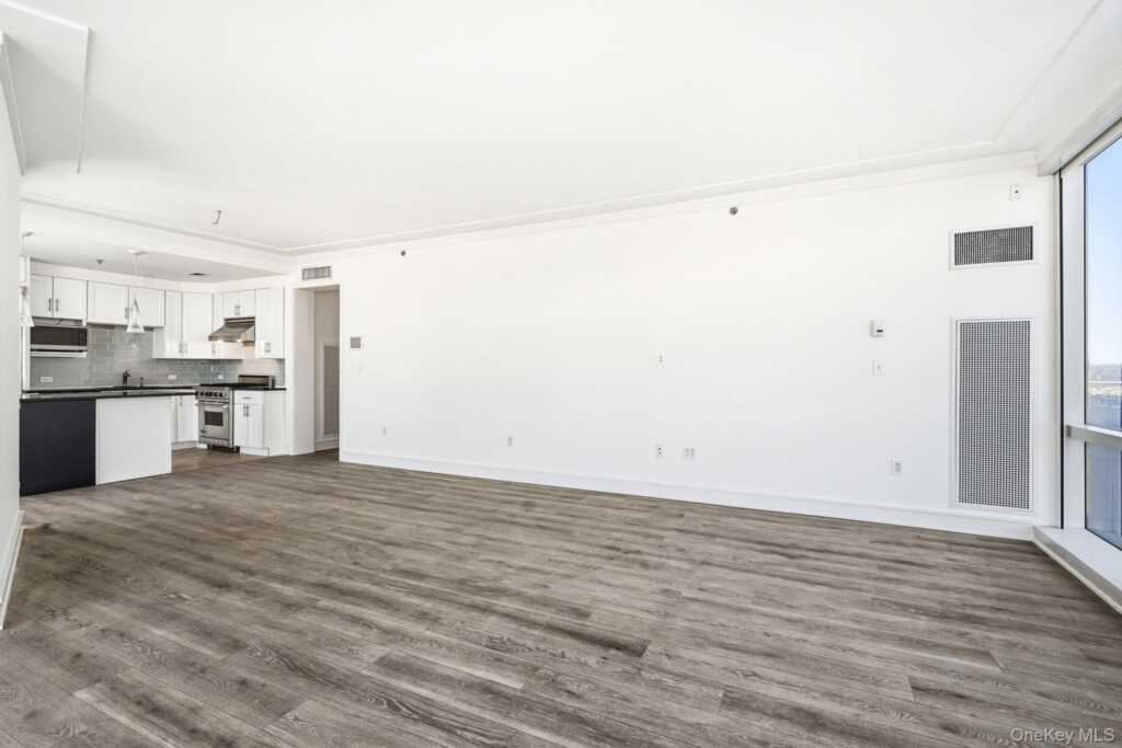 1 Renaissance Square, Unit #11G, White Plains, NY 10601 - Photo 11 of 28