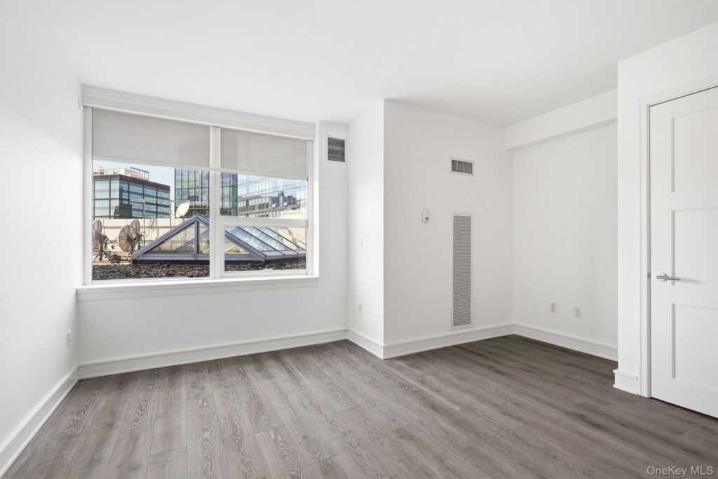 1 Renaissance Square, Unit #11G, White Plains, NY 10601 - Photo 16 of 28