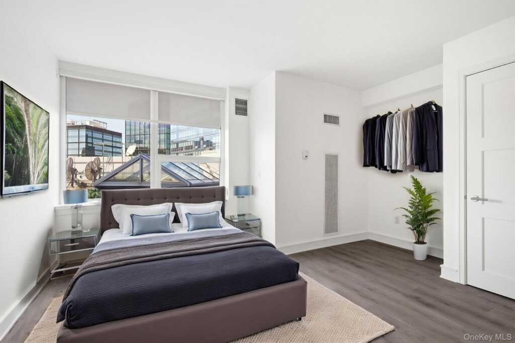 1 Renaissance Square, Unit #11G, White Plains, NY 10601 - Photo 17 of 28