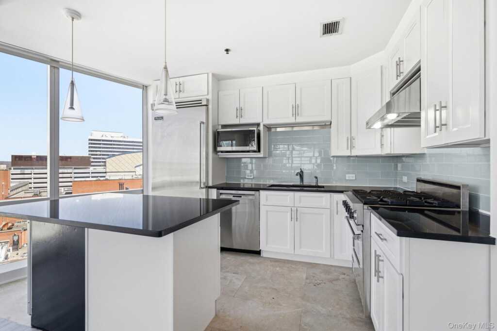 1 Renaissance Square, Unit #11G, White Plains, NY 10601 - Photo 6 of 28
