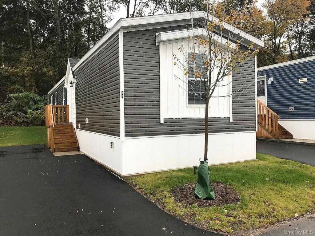 30 Windward Way, Stony Point, NY 10980