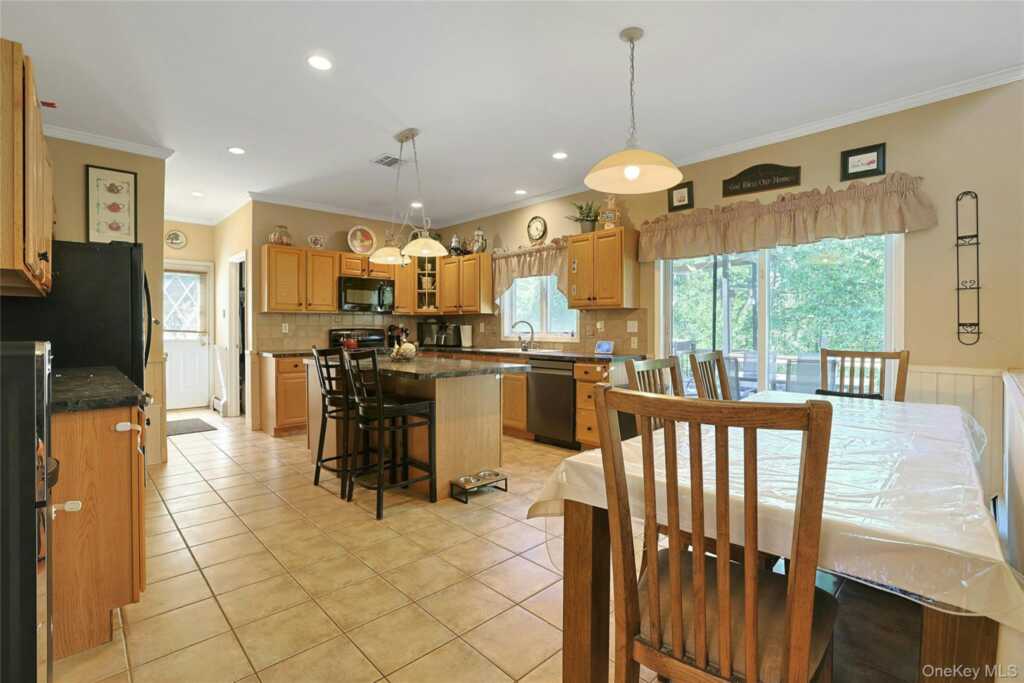 6 Anton Court, Stony Point, NY 10980 - Photo 13 of 45
