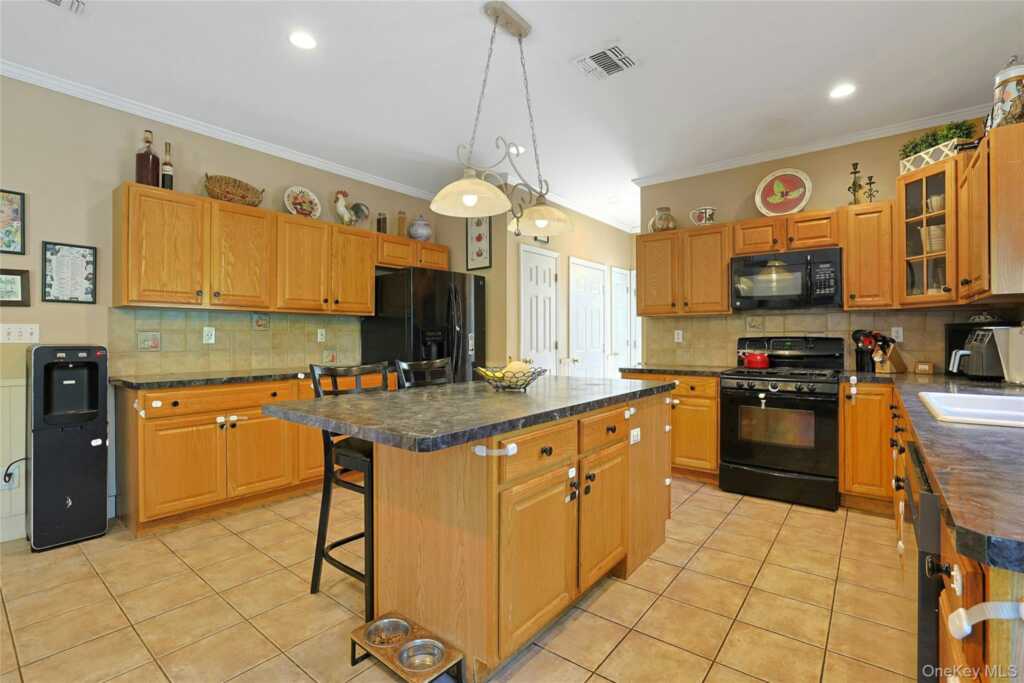 6 Anton Court, Stony Point, NY 10980 - Photo 15 of 45