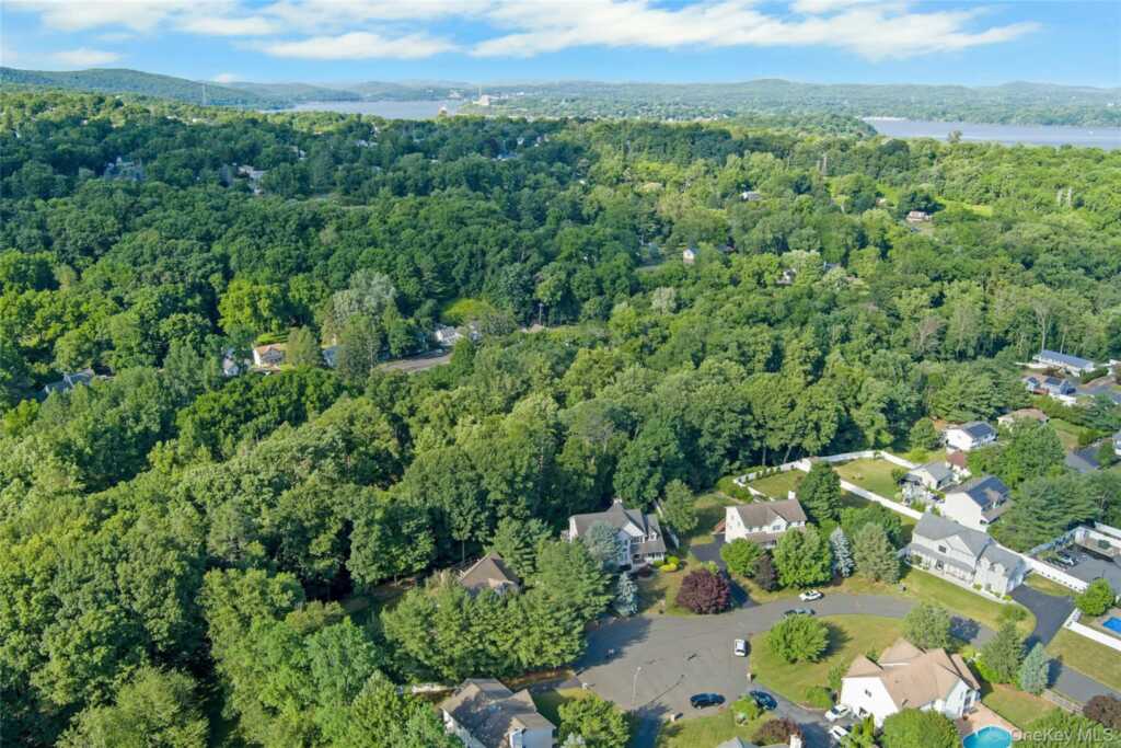 6 Anton Court, Stony Point, NY 10980 - Photo 4 of 45