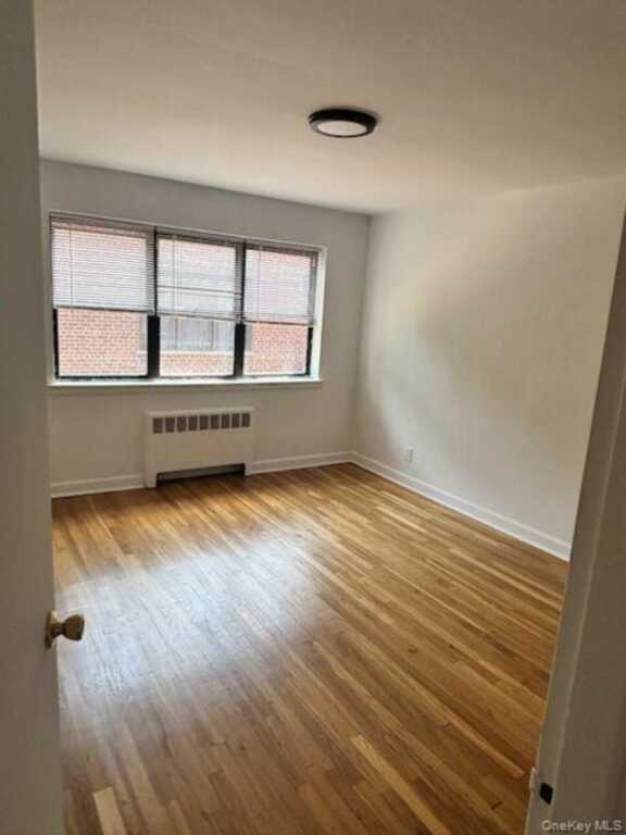 33 Van Wart Avenue, White Plains, NY 10606 - Photo 6 of 8