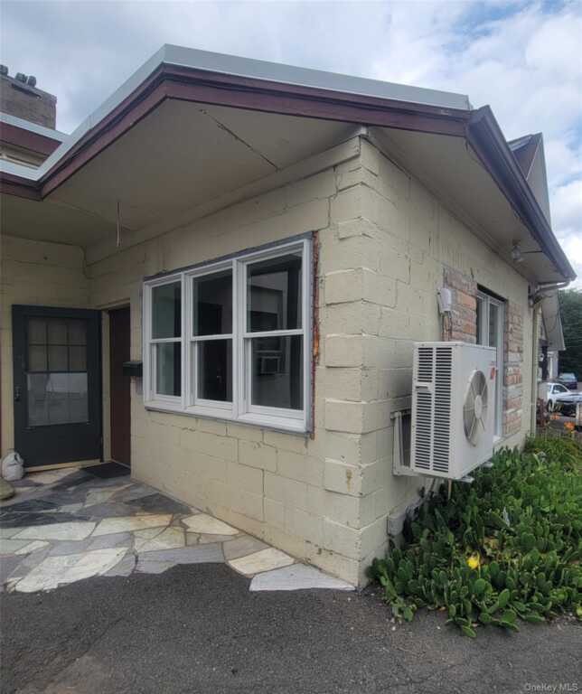 11 Washington Avenue, Suffern, NY 10901 - Photo 2 of 12