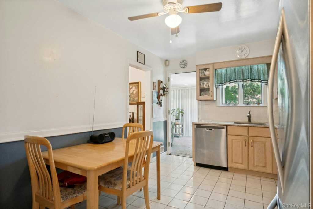 82 Holbrooke Road, White Plains, NY 10605 - Photo 15 of 33