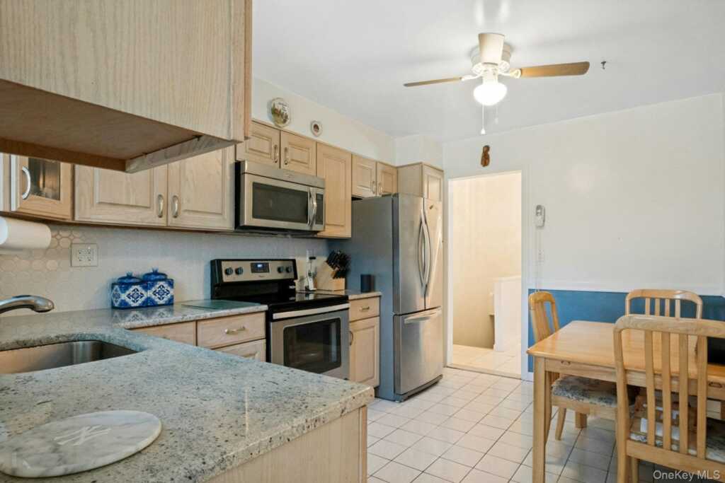82 Holbrooke Road, White Plains, NY 10605 - Photo 16 of 33