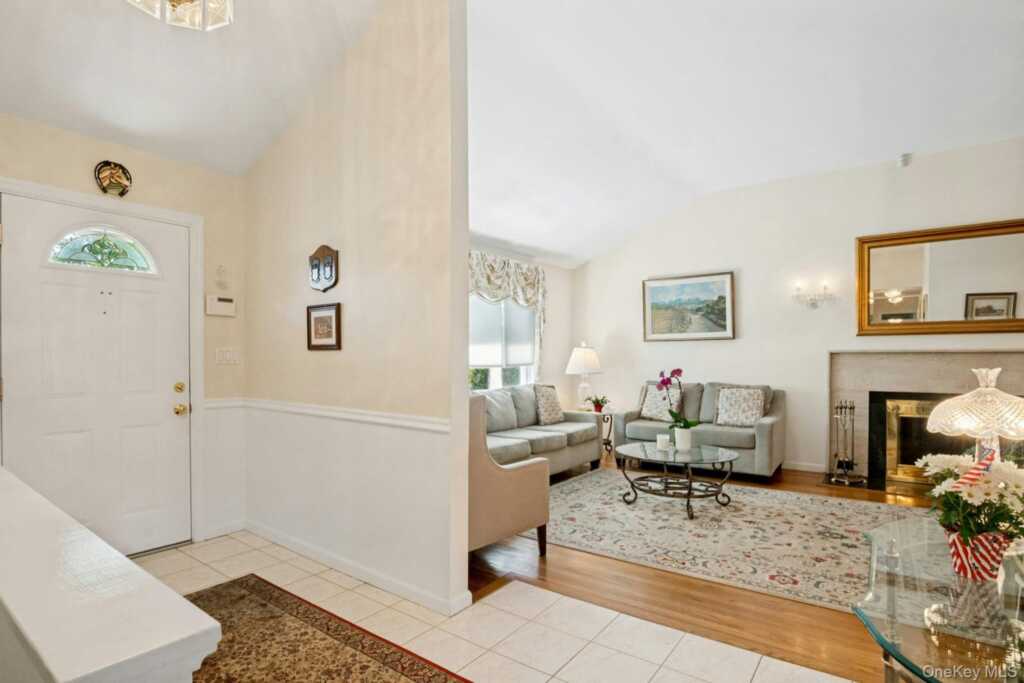 82 Holbrooke Road, White Plains, NY 10605 - Photo 5 of 33