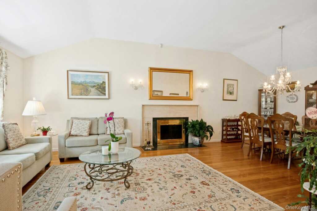 82 Holbrooke Road, White Plains, NY 10605 - Photo 6 of 33