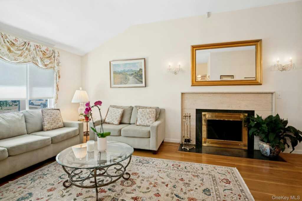 82 Holbrooke Road, White Plains, NY 10605 - Photo 7 of 33