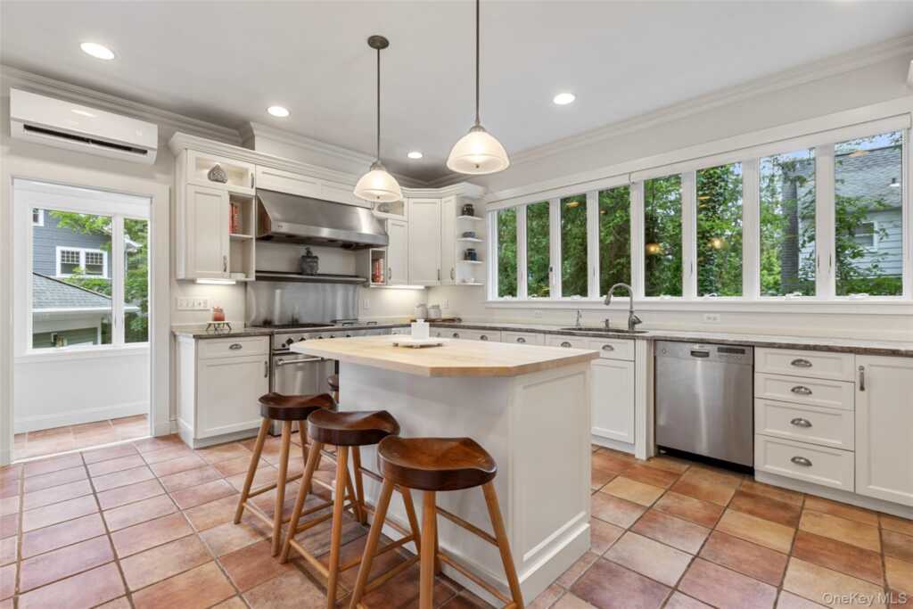32 Lynden Street, Rye, NY 10580 - Photo 10 of 46