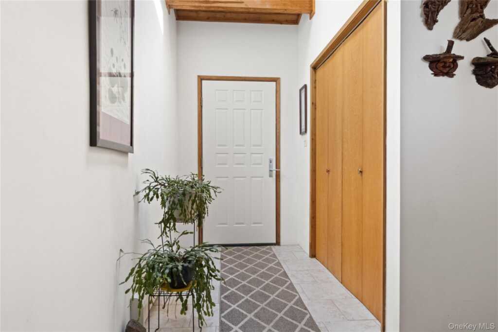 4 Bellview Drive, Valley Cottage, NY 10989 - Photo 13 of 50