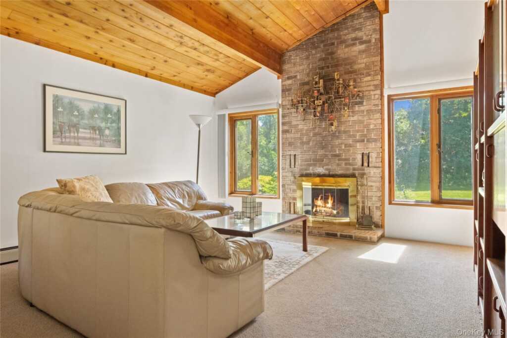 4 Bellview Drive, Valley Cottage, NY 10989 - Photo 15 of 50