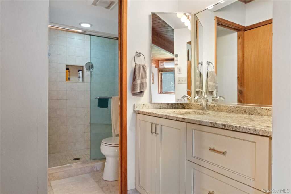 4 Bellview Drive, Valley Cottage, NY 10989 - Photo 19 of 50