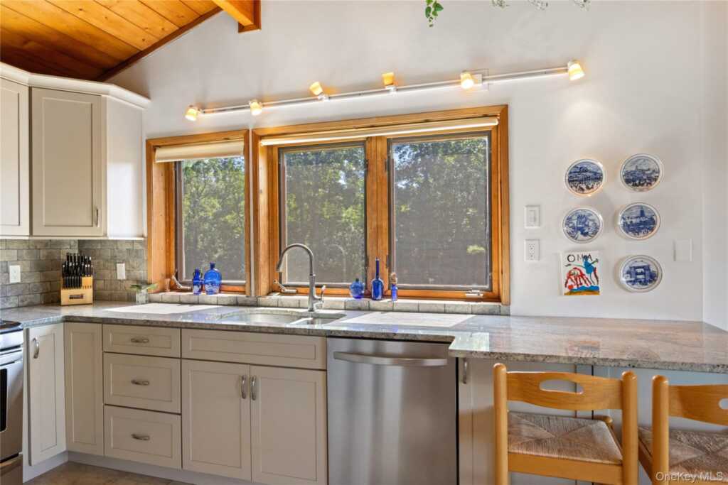 4 Bellview Drive, Valley Cottage, NY 10989 - Photo 27 of 50