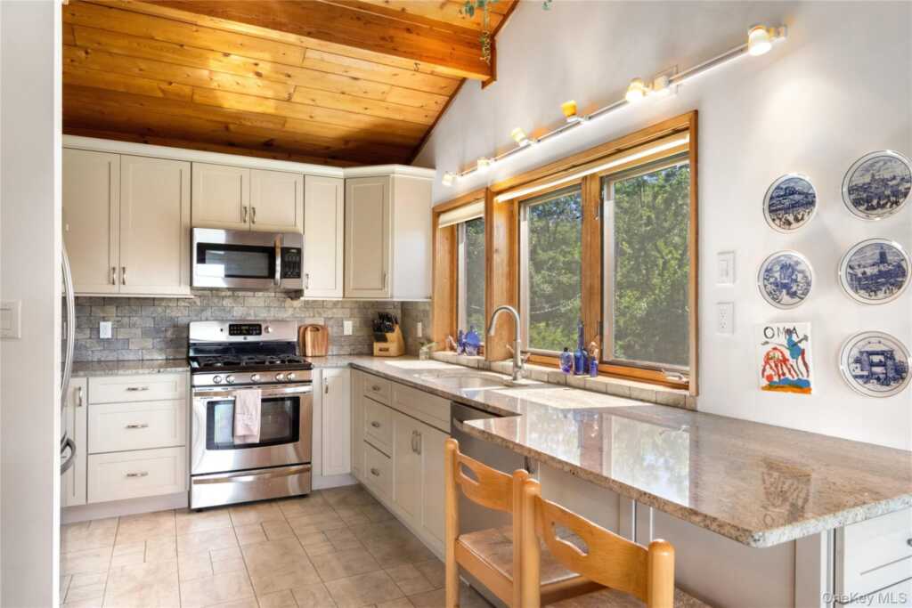 4 Bellview Drive, Valley Cottage, NY 10989 - Photo 28 of 50