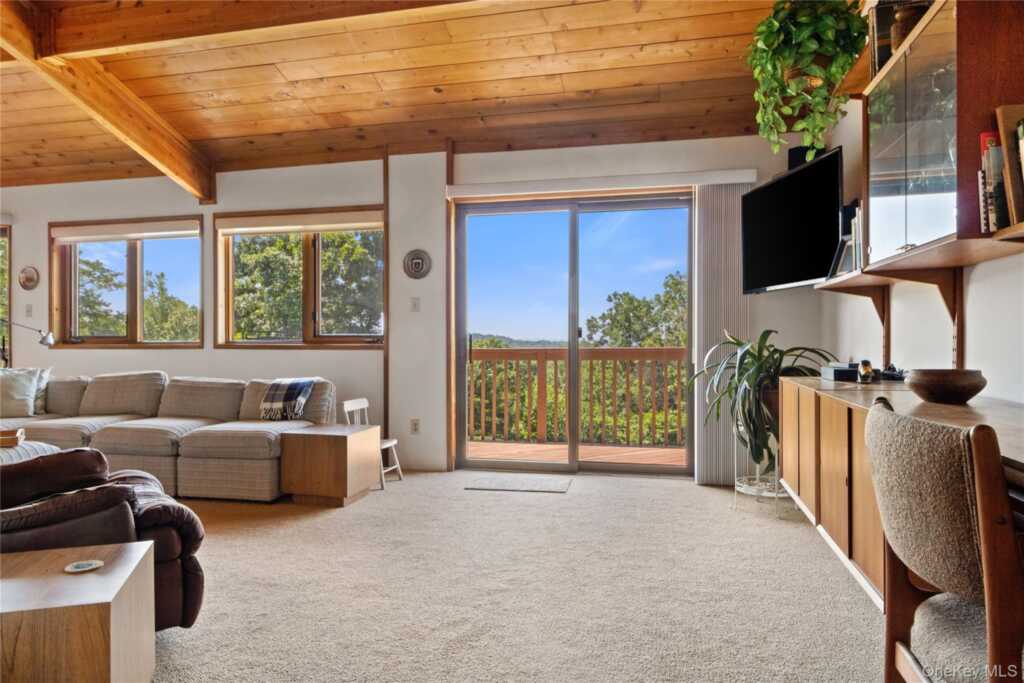 4 Bellview Drive, Valley Cottage, NY 10989 - Photo 33 of 50