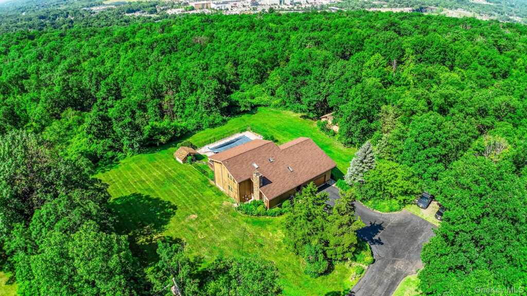 4 Bellview Drive, Valley Cottage, NY 10989 - Photo 6 of 50