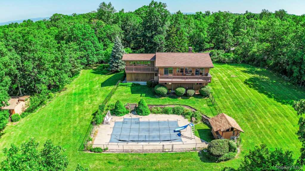 4 Bellview Drive, Valley Cottage, NY 10989 - Photo 8 of 50
