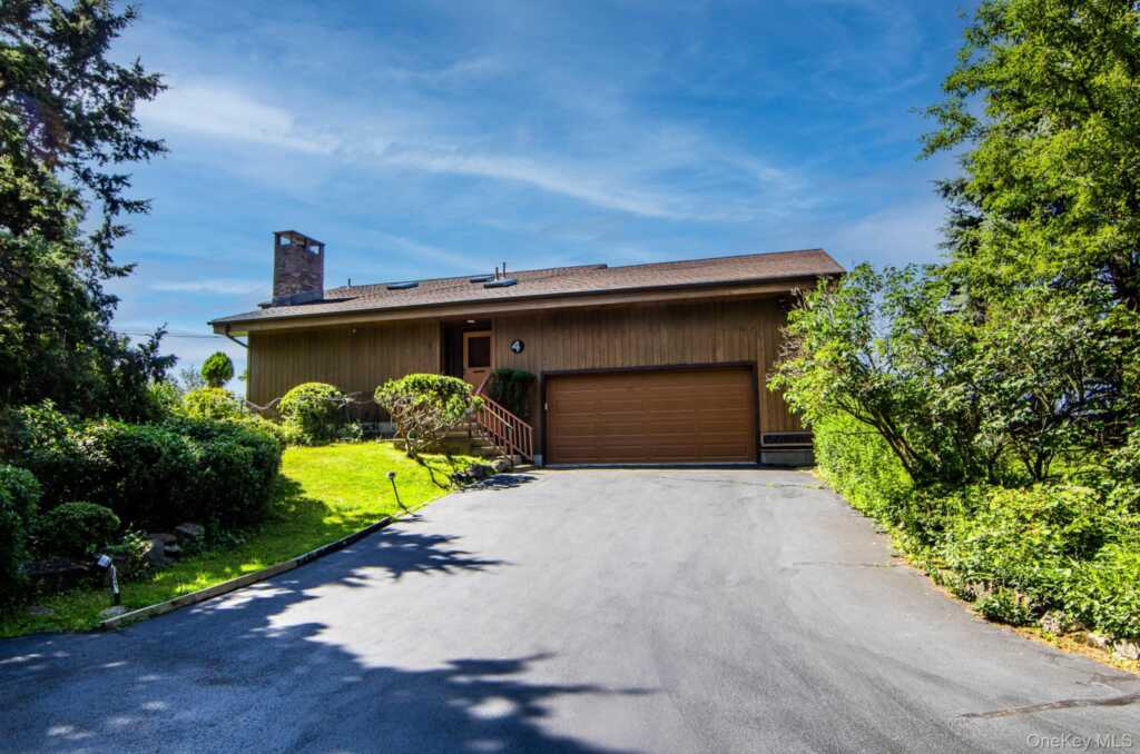 4 Bellview Drive, Valley Cottage, NY 10989 - Photo 9 of 50