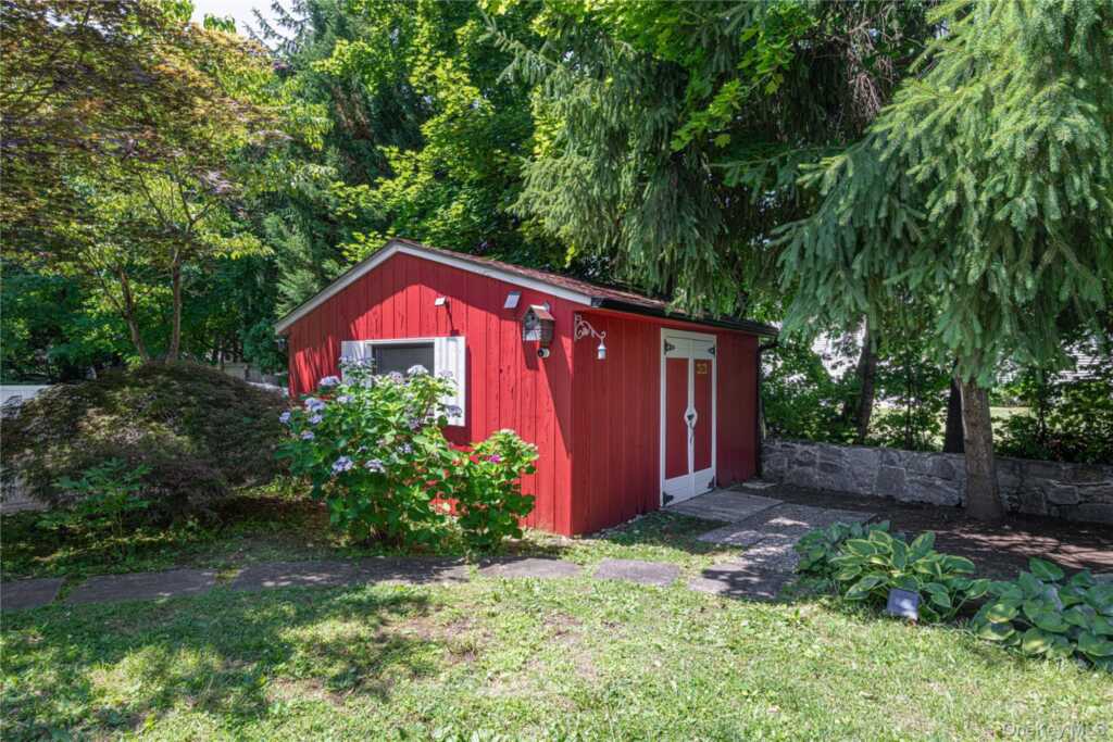 74 Tamarack Road, Rye, NY 10573 - Photo 23 of 25