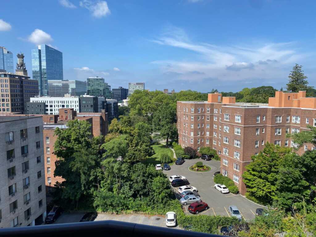 15 Stewart Place, Unit #10E, White Plains, NY 10603 - Photo 20 of 25