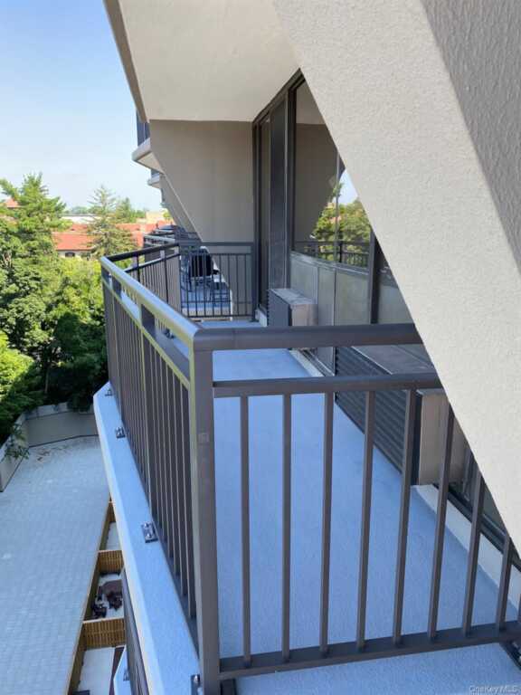 15 Stewart Place, Unit #10E, White Plains, NY 10603 - Photo 7 of 25