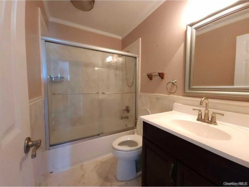 15 Greenridge Avenue, Unit #8, White Plains, NY 10605 - Photo 5 of 8