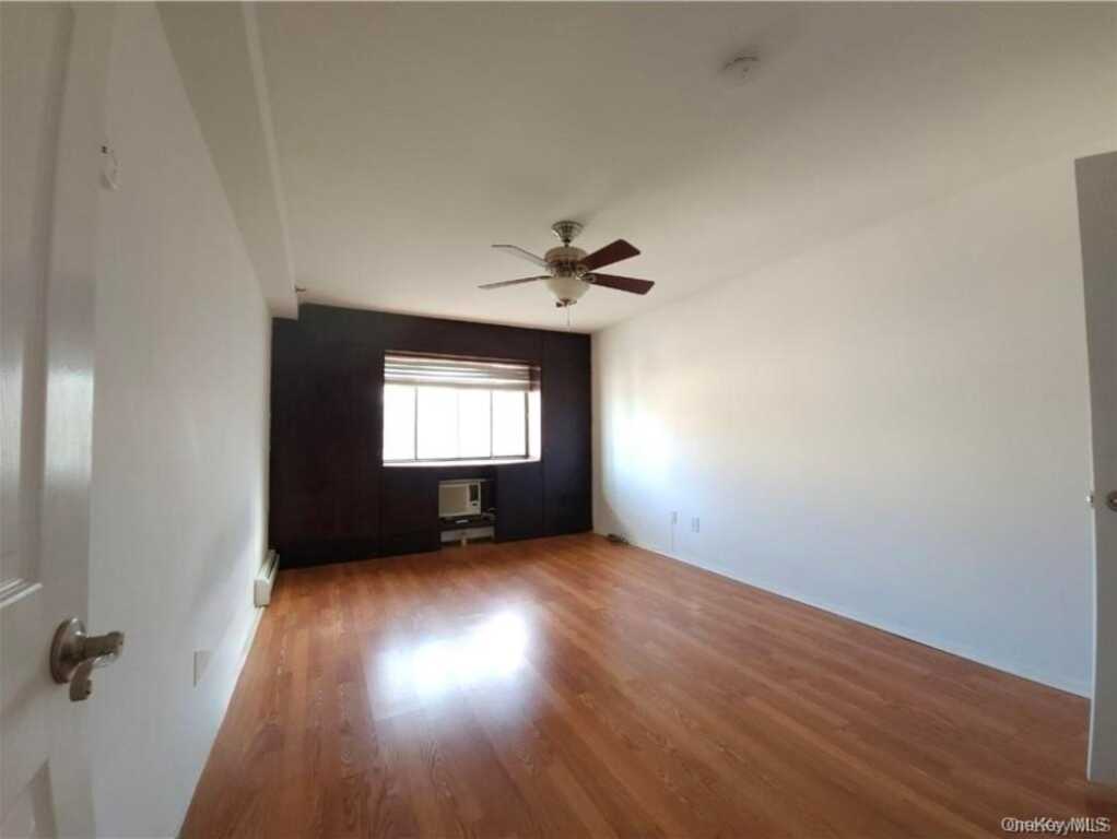 15 Greenridge Avenue, Unit #8, White Plains, NY 10605 - Photo 6 of 8