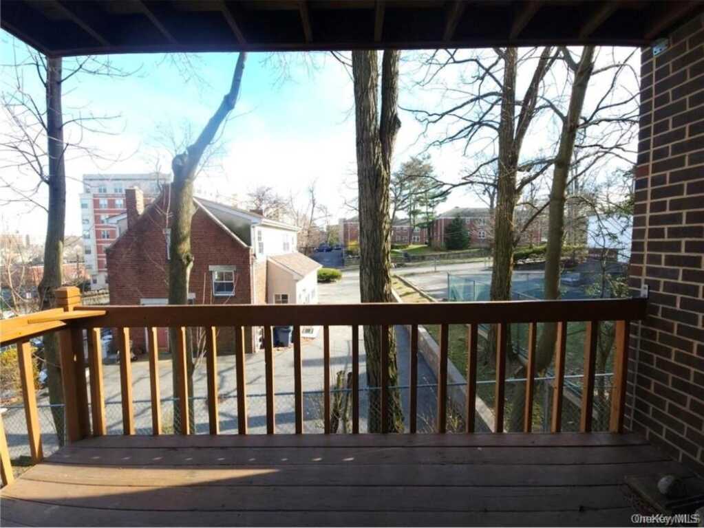 15 Greenridge Avenue, Unit #8, White Plains, NY 10605 - Photo 7 of 8