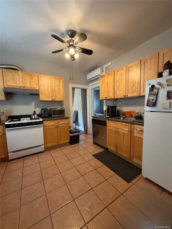 53 1st Street, New Rochelle, NY 10801 - Photo 2 of 6