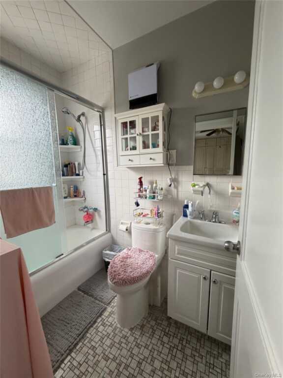 53 1st Street, New Rochelle, NY 10801 - Photo 5 of 6