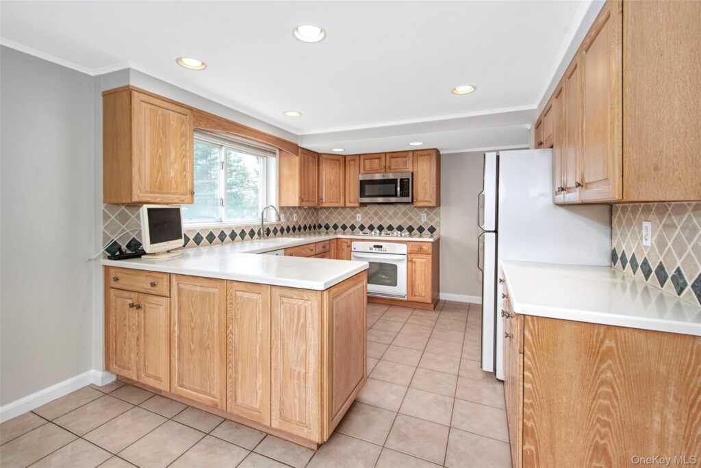 3 Bonwit Road, Rye, NY 10573 - Photo 12 of 31