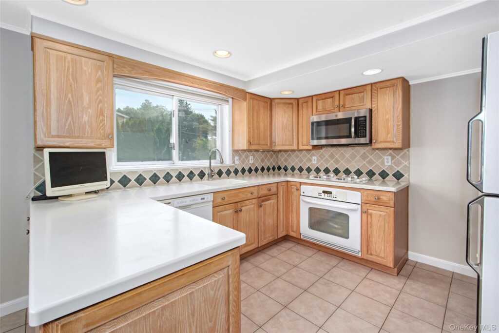 3 Bonwit Road, Rye, NY 10573 - Photo 13 of 31